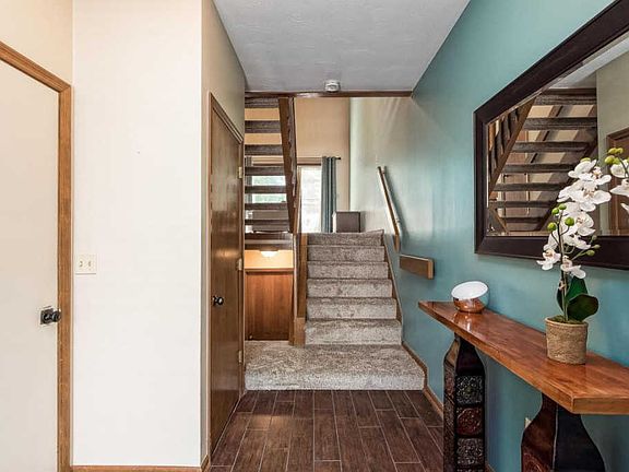 2nd image of 405 Olentangy Forest Dr