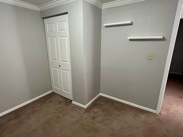 1542 Macarthur Dr — Photo 20