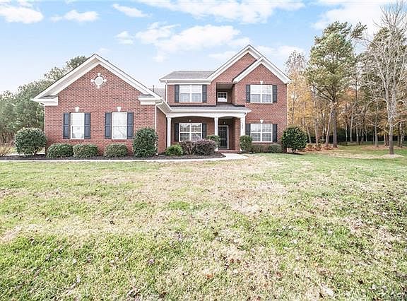 3rd image of 1007 Garden Rose Ct