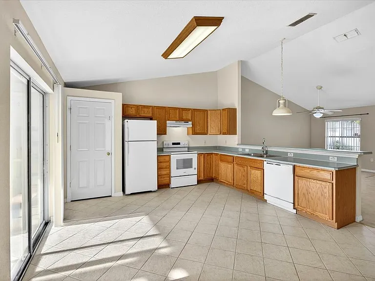 25 Rainstone Ln #A — Photo 10