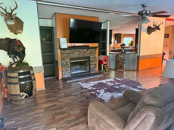 2nd image of 165 Everson Ln