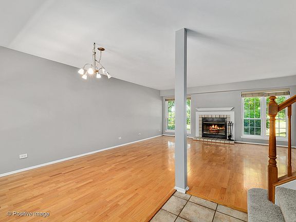5th image of 30W102 Fairfax Ct