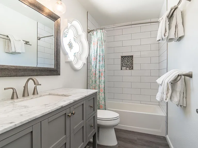 1460 N La Rosa Dr — Photo 14