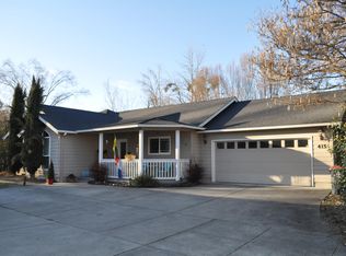 415 Silver Creek Dr, Central Point, OR 97502