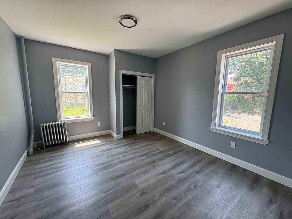 2nd image of 92 W 34th St #61E