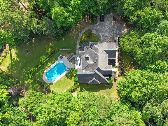 2nd image of 551 Lees Mill Rd