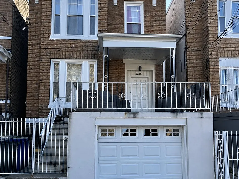 5218 Park Ave