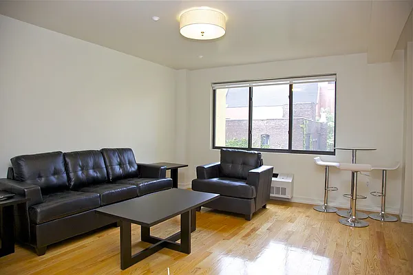 Rented by Smart City Real Estate LLC | media 16