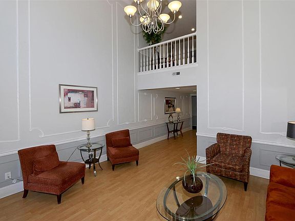 4th image of 550 Coeur De Royale Dr APT 306