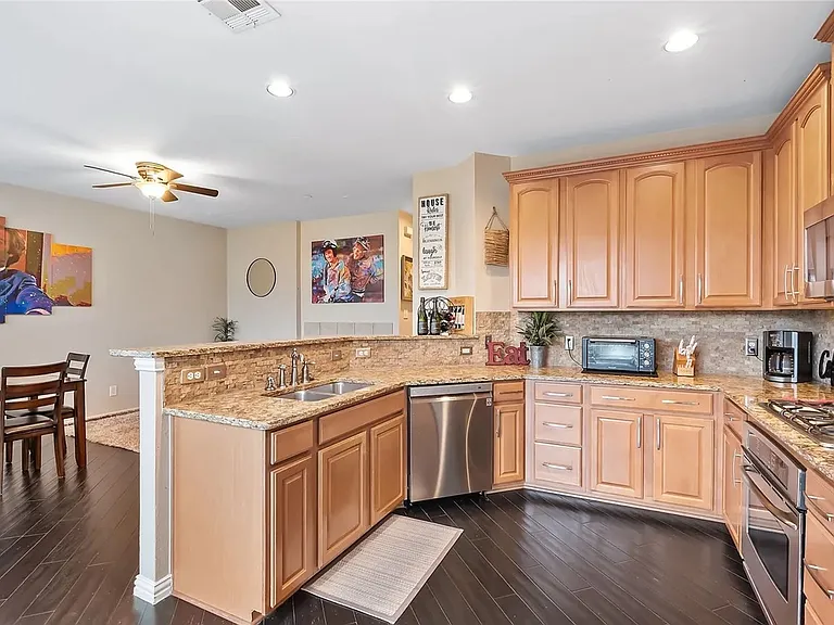 1347 Chase Ln — Photo 17