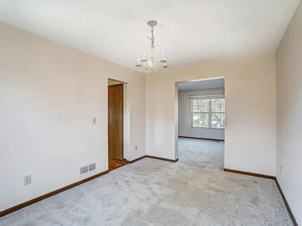 824 Claycross Ct, Galloway, OH 43119