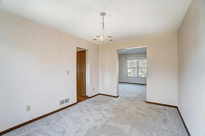 2444 Highlandtown Dr photo 1