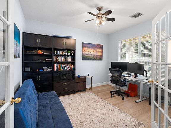 5th image of 1300 Walnut Cv
