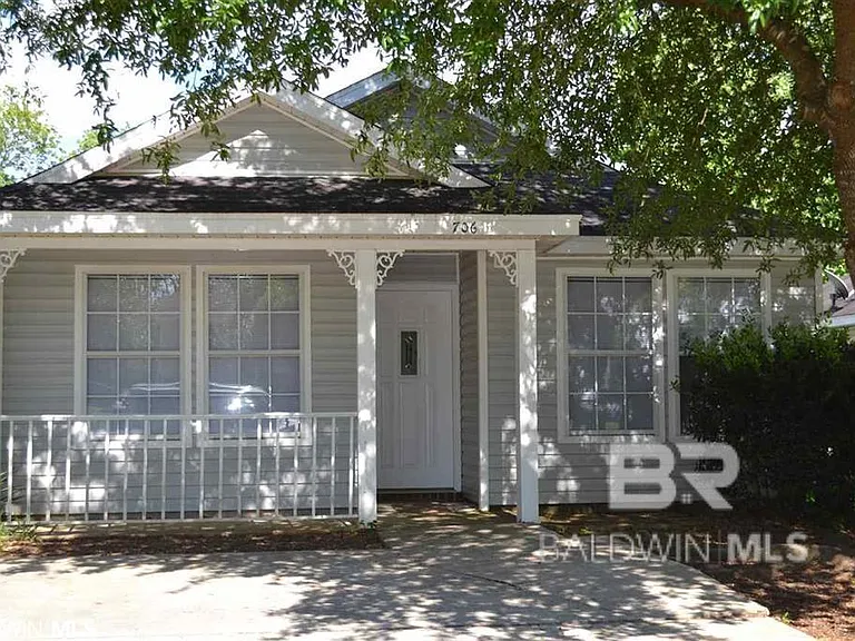 706 Crystal Wells Ct N — Photo 1