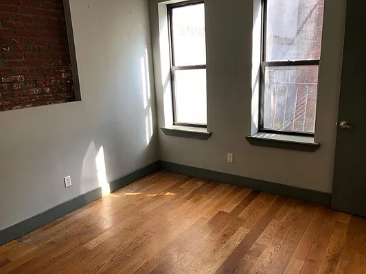 Rented by Brooklyn Group | media 7