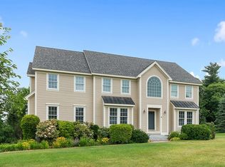 4 Swanson Ln, Westford, MA 01886