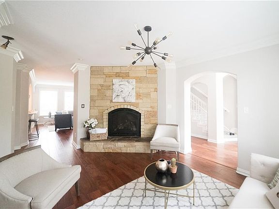 4th image of 2049 Golden Bear Dr
