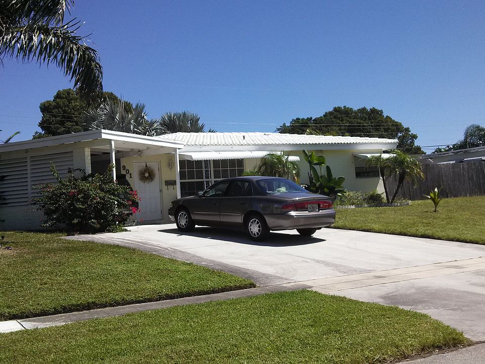 1st image of 901 SE 14th Ct