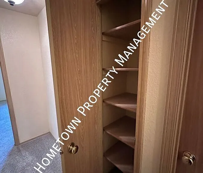 5407 Komachin Loop SE — Photo 16