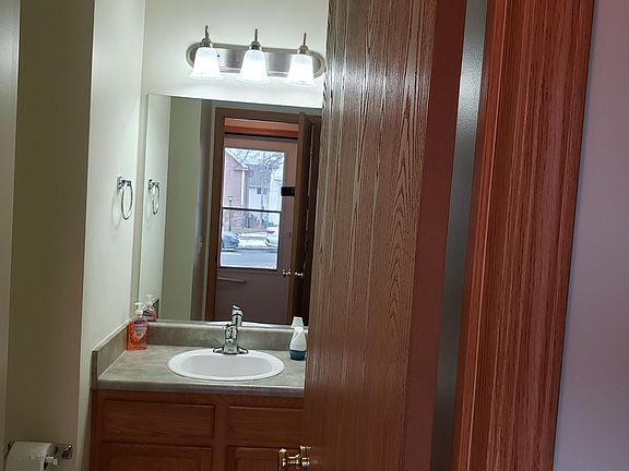 Bathroom - Main Floor