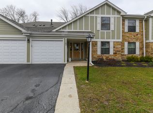 1147 Middlebury Ln #B-2, Wheeling, IL 60090