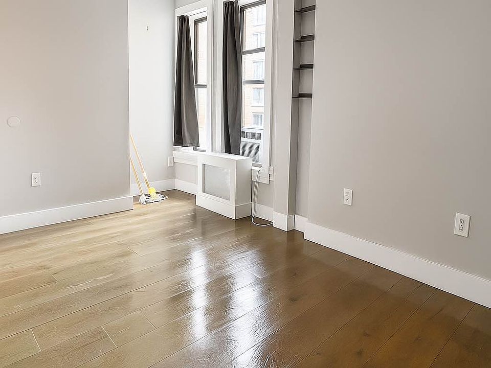 2nd image of 228 E 116th St APT 11