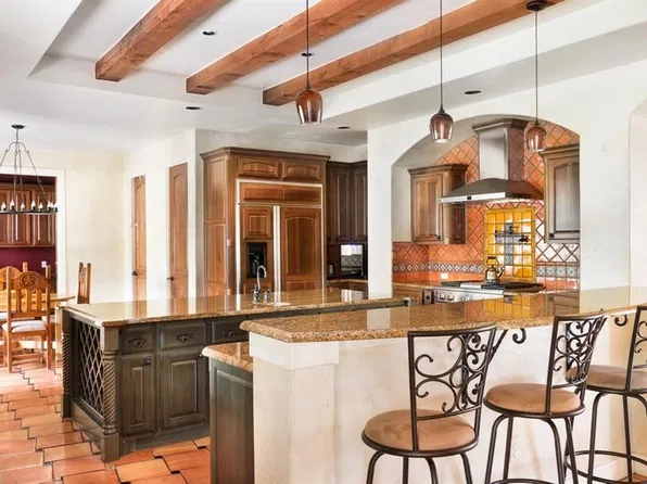 107 Black Wolf Run, Austin, TX 78738