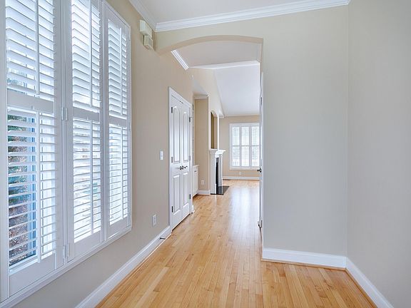 5th image of 1116 Easywater Ct