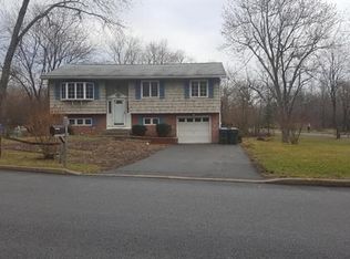 2 Vivian Ln, Chester, NY 10918