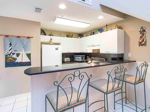 4th image of 421 Maravilla Dr #4407