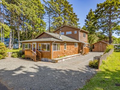 8255 S Victoria Ave, Rockaway Beach, OR, 97136
