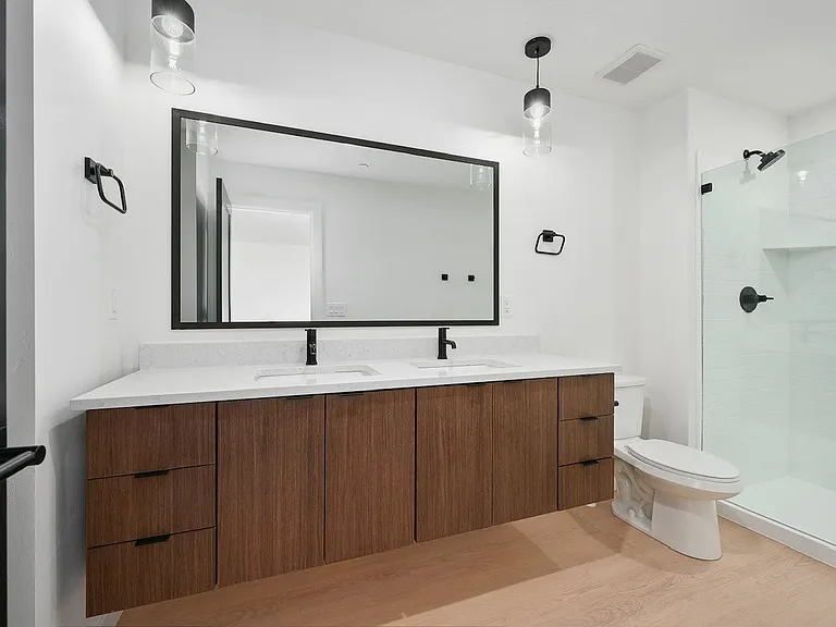 1739 S Main St #12 — Photo 17