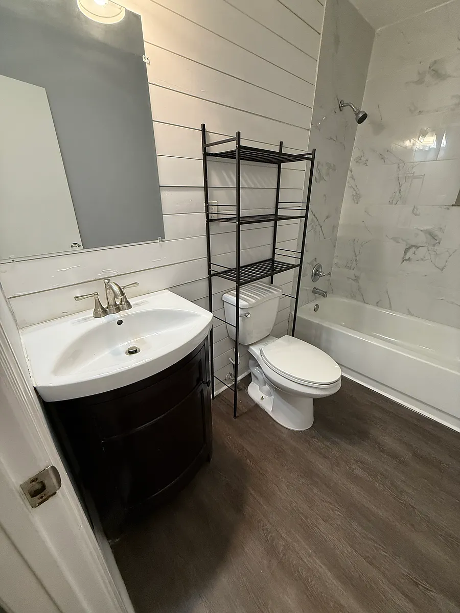Building Photo - 6118 Austell Ave #5
