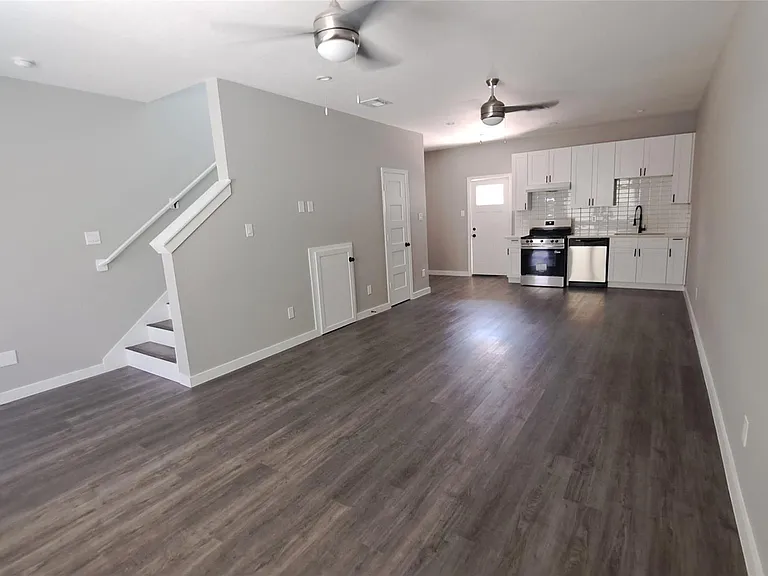 9806 Fillmore St #B — Photo 3
