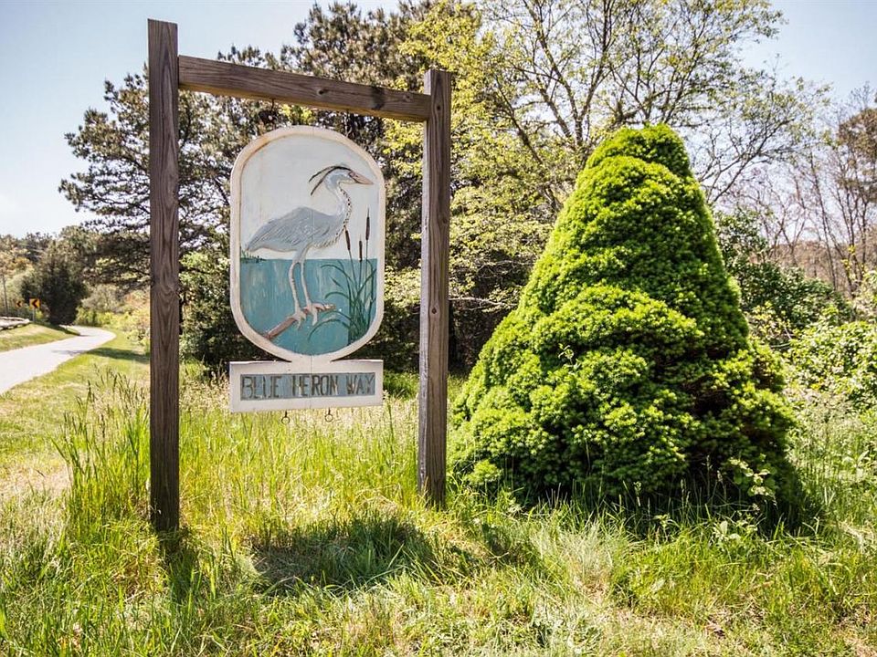 1st image of 8 Blue Heron Way