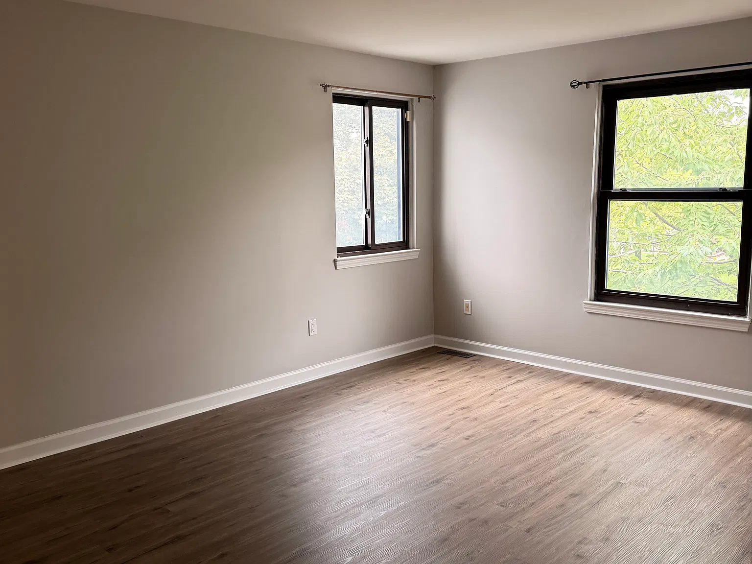 2 bed, 1.5 bath, 1329 sqft, $1,700 — Photo 4