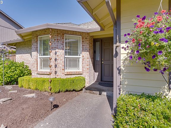 5th image of 409 NE 138th Ave