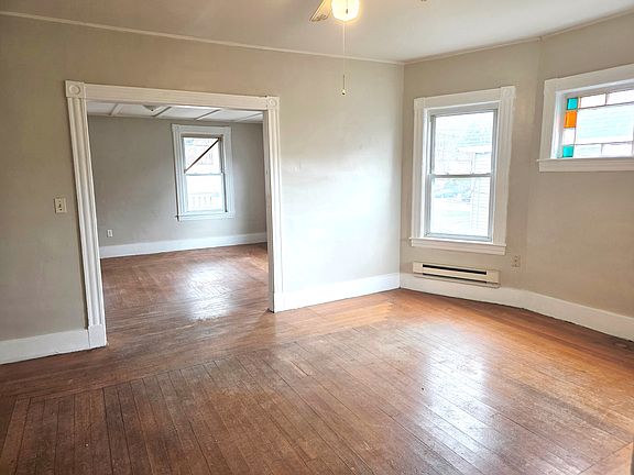 2nd image of 1564-1568 N Main St #1568-A