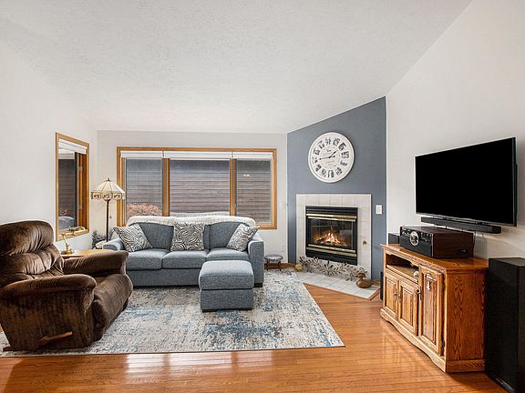 5th image of 2051 Hammond Pl E
