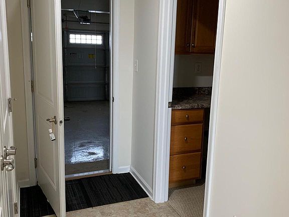 4th image of 9022 Randolph Cir