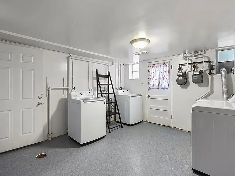 1708 S Sherman St — Photo 18