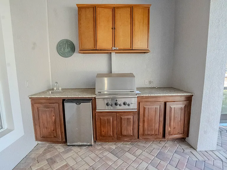 8122 Whitford Ct — Photo 19