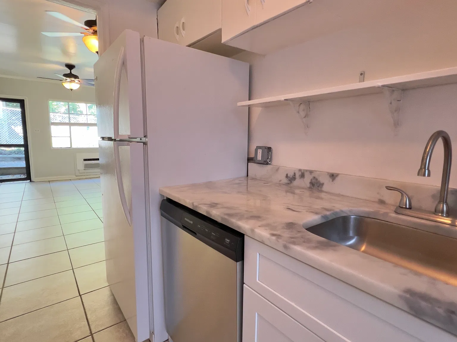 2 bed, 850 sqft, $1,650 — Photo 4