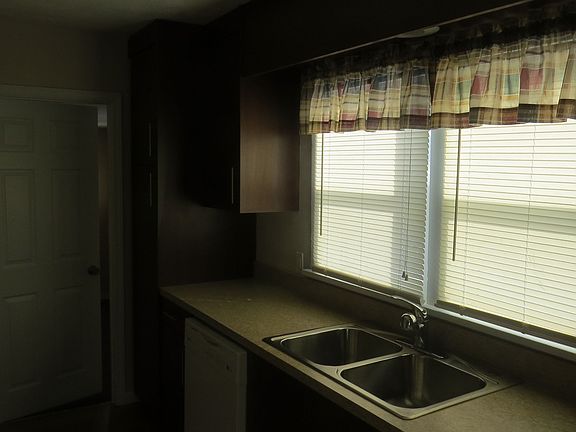4th image of 918 11th St