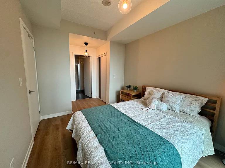 150 E Liberty St #407 — Photo 11