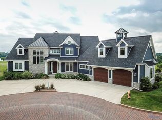 133 Riverside Dr, Maumee, OH 43537