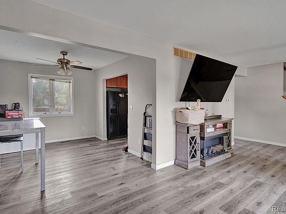 4th image of 7099 Lebanon Trl
