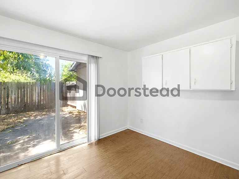1710 Kenwood St #3 — Photo 11