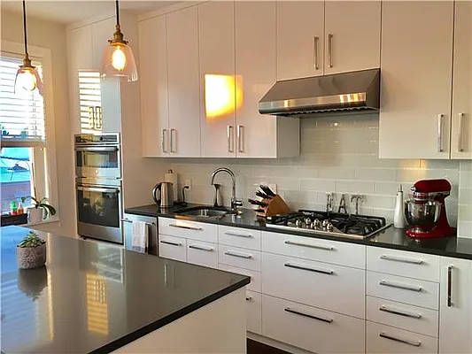 Rented by Avenue Sotheby's International Realty | media 16