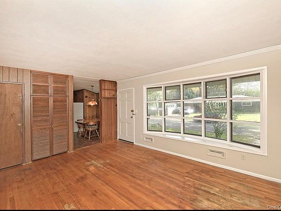 3rd image of 5 Pebble Lane